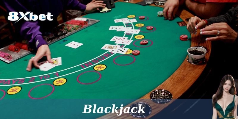 Blackjack: Trò chơi cá cược hấp dẫn tại nhà cái 8xbet 2 Chiến Thuật Cơ Bản Khi Chơi Blackjack